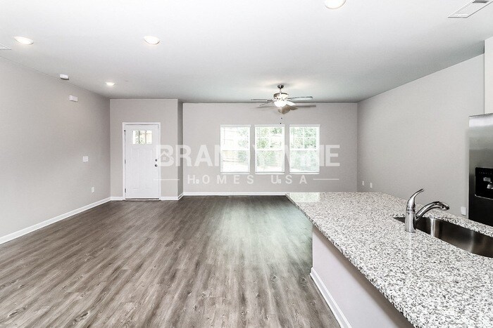 Building Photo - 309 Bascomb Crst