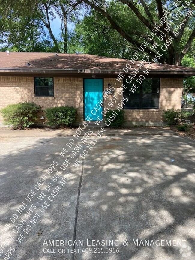 Building Photo - 2bed/1bath Duplex Available for Lease in L...