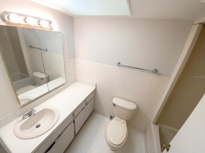 Building Photo - 4474 Lake Blvd