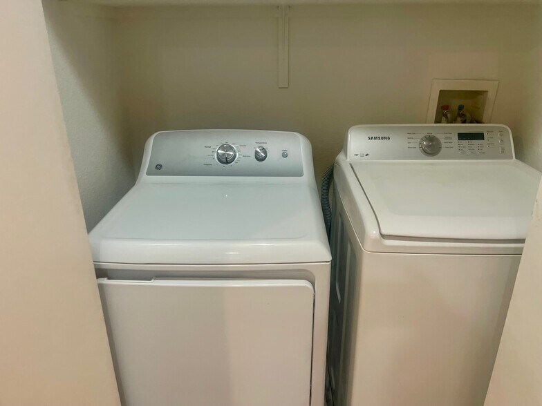 Building Photo - 6337 Kitamaya St