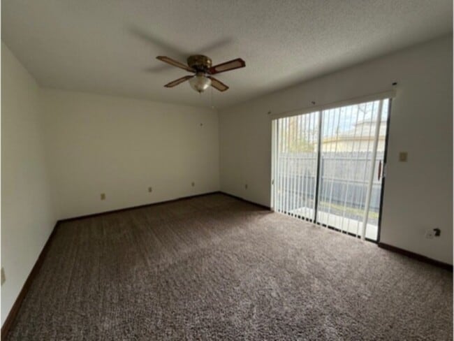 Building Photo - Great Value-2 Bedroom Villa- Includes Water and Lawn Care!