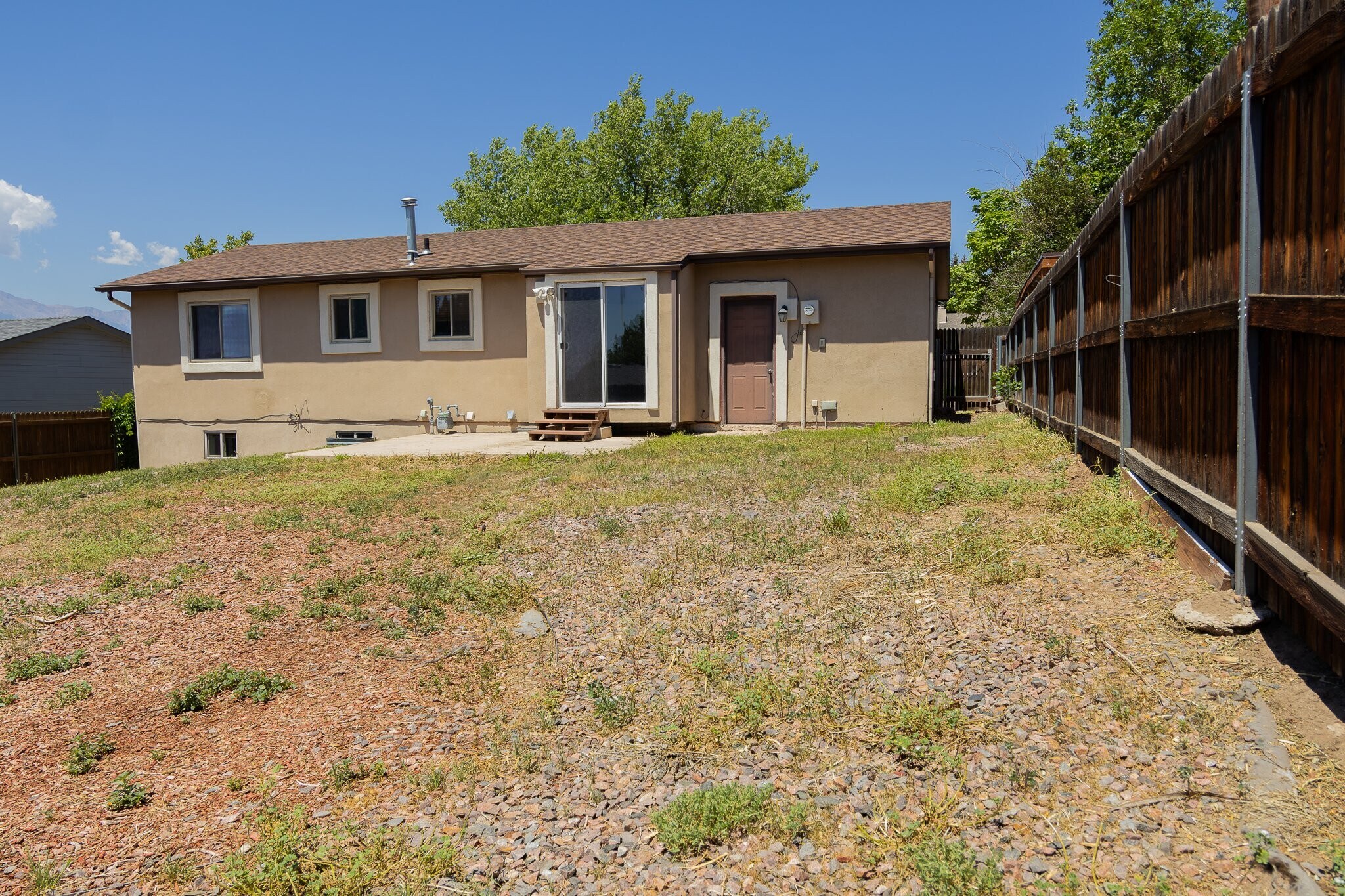 Building Photo - 2617 Montebello Dr W