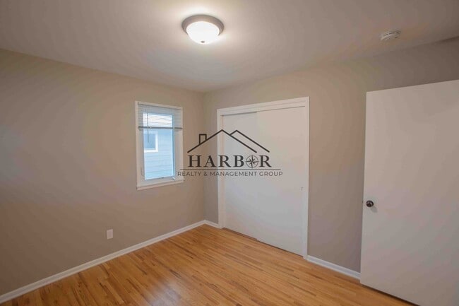 Building Photo - Single Family Home in SW Rochester with Fu...