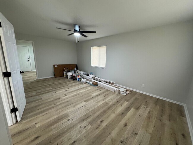 Building Photo - $2,195/month | 4 Bed | 2.5 Bath | 2,046 Sq Ft