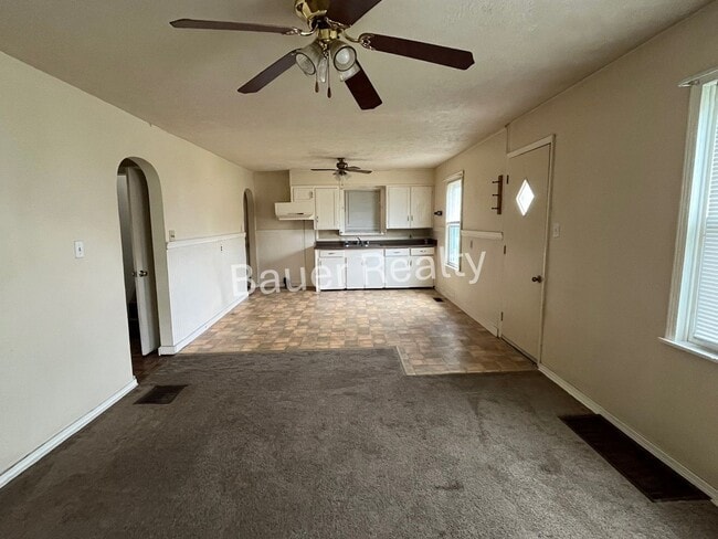 Building Photo - 912 Grove Ave