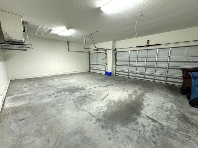Building Photo - 481 Pheasant Dr