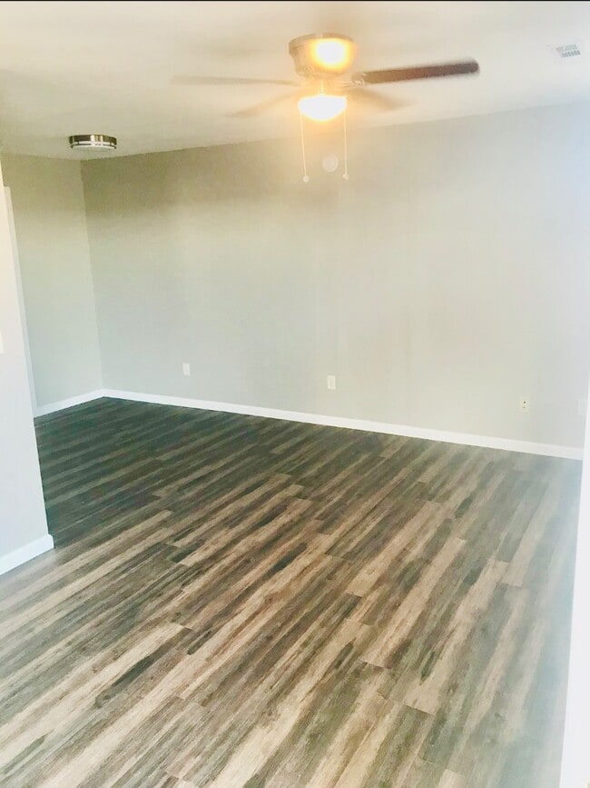 Building Photo - 4005 County Rd 34