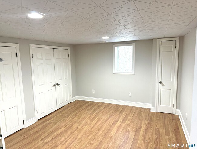 Building Photo - 1584 Madison Ave