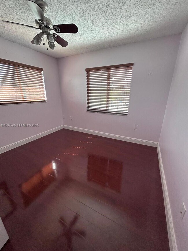 Building Photo - 10934 SW 146th Ave