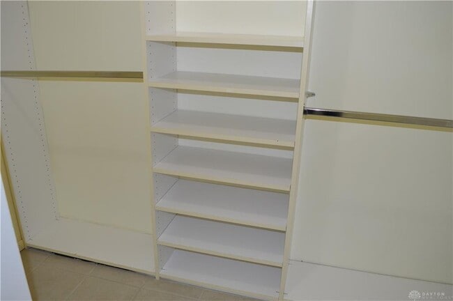 Building Photo - 1280 Kentshire Dr