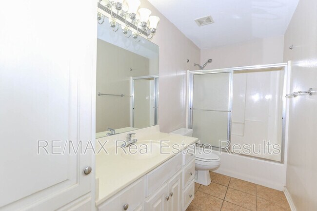 Building Photo - 3606 SE 8th St