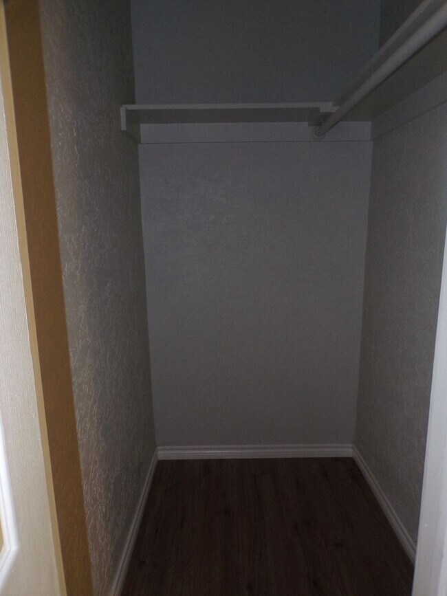 Building Photo - Great re-do, totally electric water included in rent