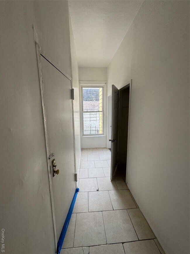 Building Photo - 238 S 3rd Ave