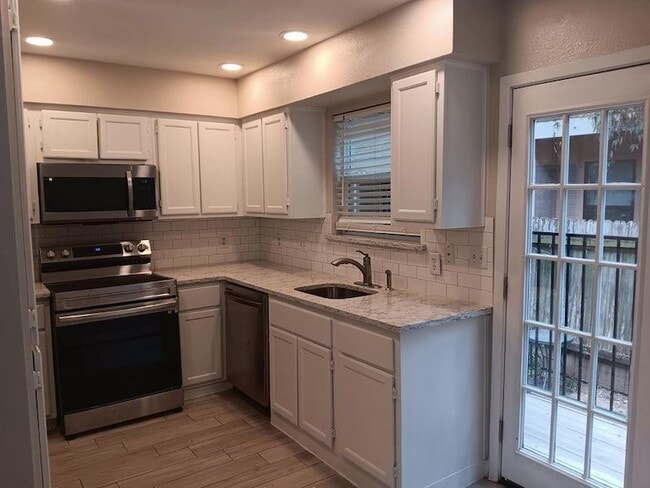 Building Photo - 8402 Fathom Cir