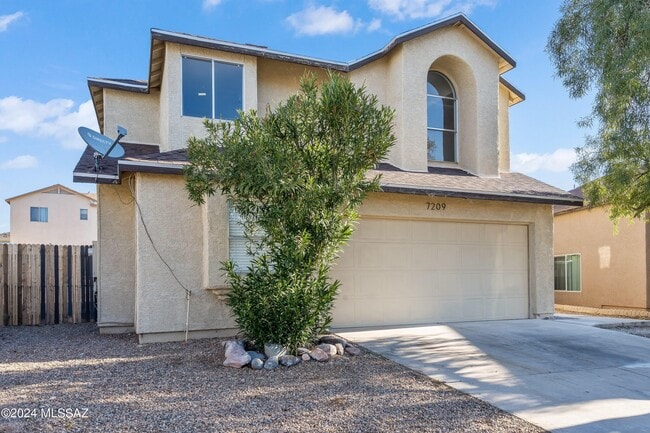Building Photo - 7209 S Avenida Del Nopal