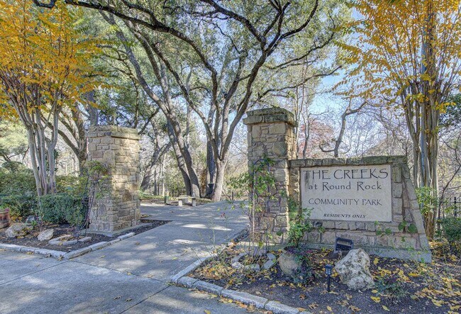Building Photo - 2008 Creek Ledge Pl