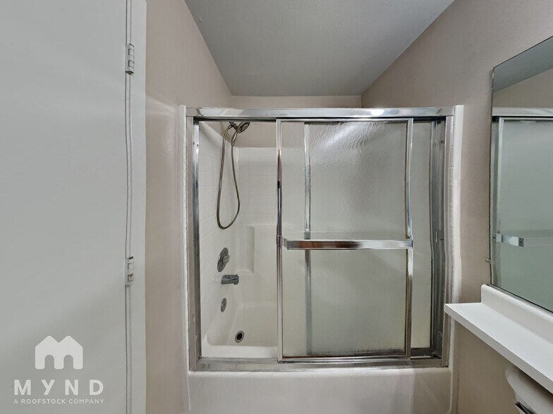 Building Photo - 1576 Reno View Dr