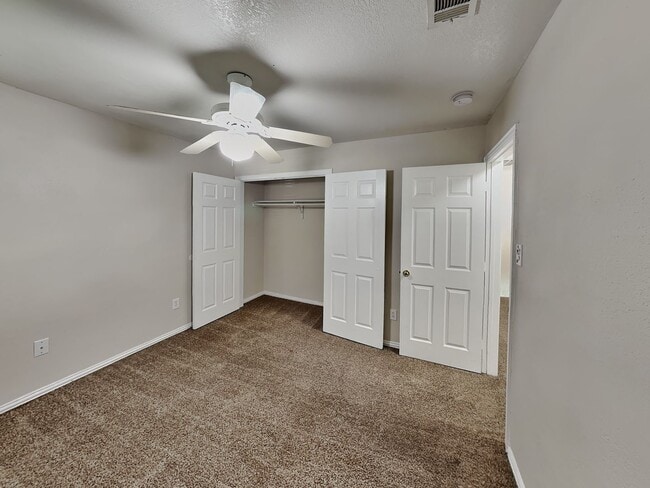 Building Photo - We’re currently offering one month free re...