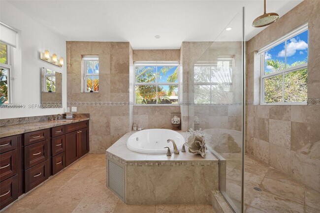 Building Photo - 2143 N Bay Rd