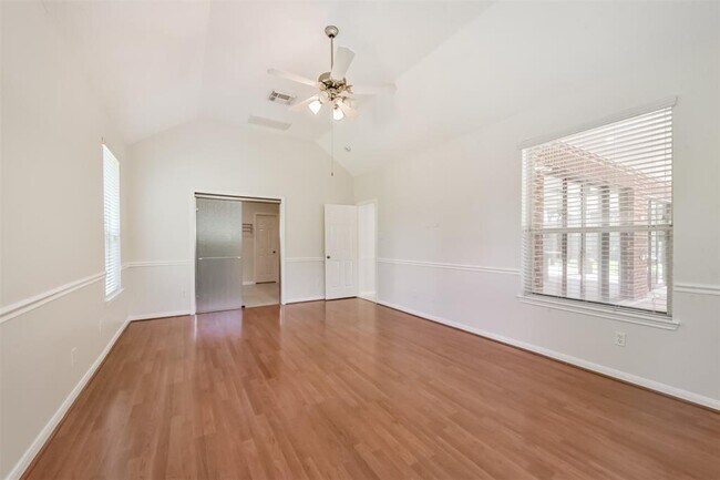 Building Photo - 11502 Bay Ledge Dr