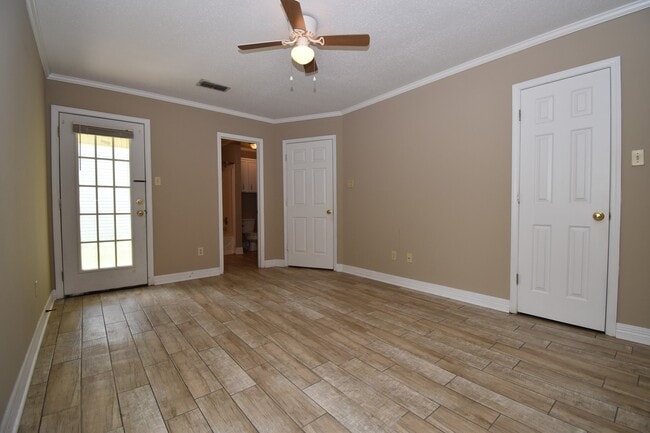 Building Photo - Lots of Updates with Granite Countertops