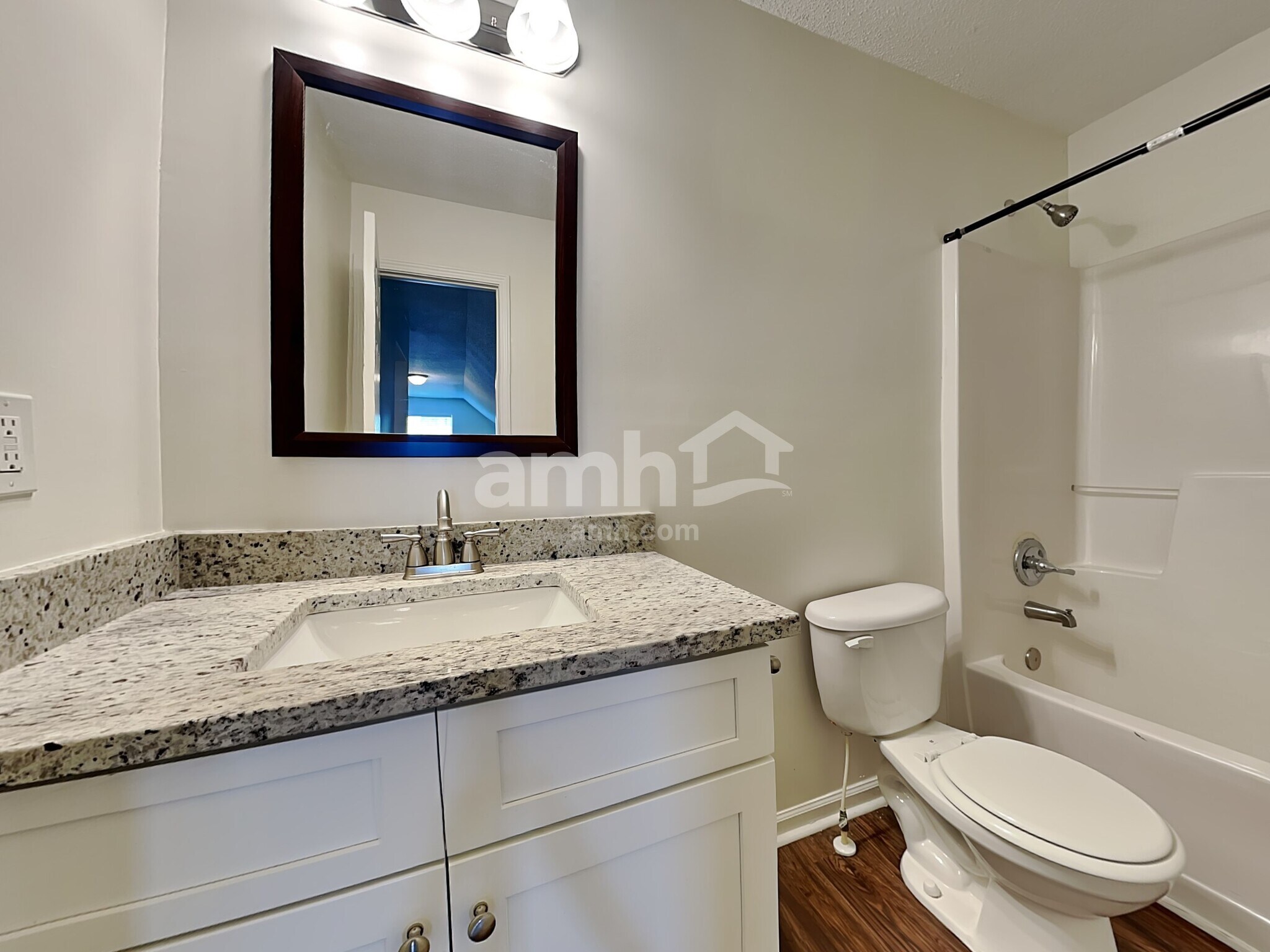 Building Photo - 375 Ermines Way