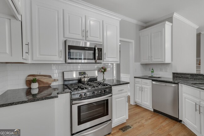 Building Photo - 3633 Elinburg Cove Trail NE