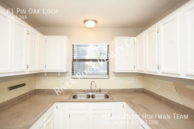 Building Photo - 61 Pin Oak Lp