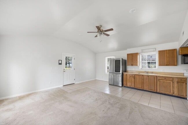 Building Photo - 208 Telegraph Rd