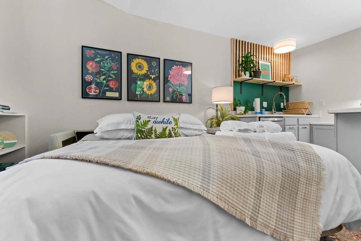 Building Photo - 243 S Gregg Ave