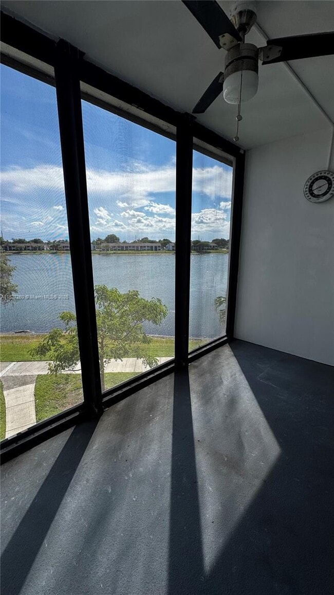 Building Photo - 212 Lake Pointe Dr