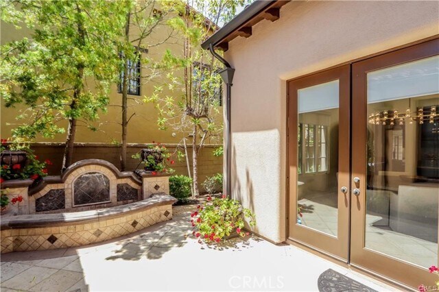 Building Photo - 15 Shadowcast