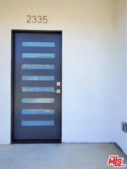 Building Photo - 2335 1/2 S Crenshaw Blvd