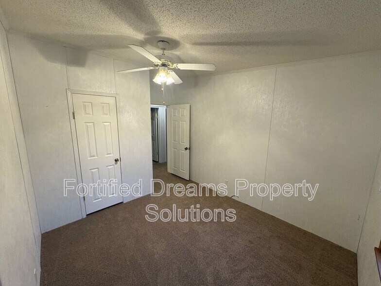 Building Photo - 1980 Bethania-Rural Hall Rd