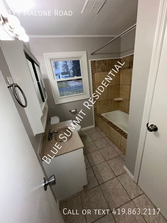 Building Photo - 179 Malone Rd