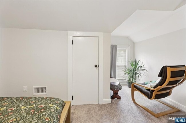 Building Photo - 567 S Broad St