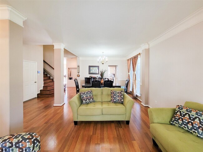 Building Photo - 8002 Weeping Willow Pl