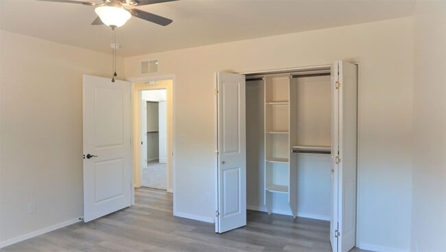 Building Photo - 523 N Leonardo De Vinci Dr