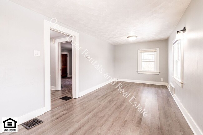 Building Photo - 2005 Bayer Ave