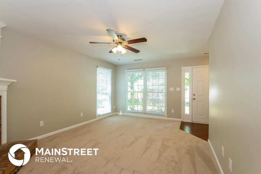 Building Photo - 8008 Leisure Ln