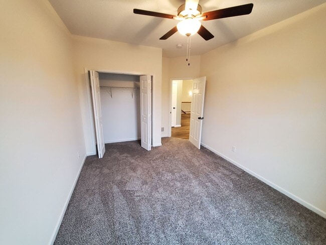 Building Photo - Charming 3-bedroom/2-bathroom duplex home in Washington, IL