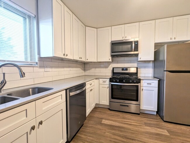 Building Photo - 1720 Porter St SW