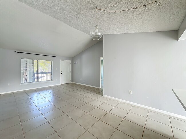 Building Photo - 1515 Huntington Ln