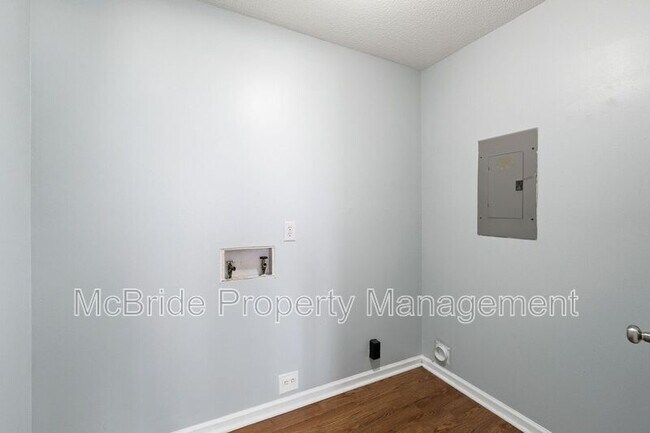 Building Photo - 293 Twin Pines Dr