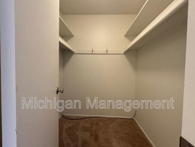Building Photo - 3324 Bluett Rd