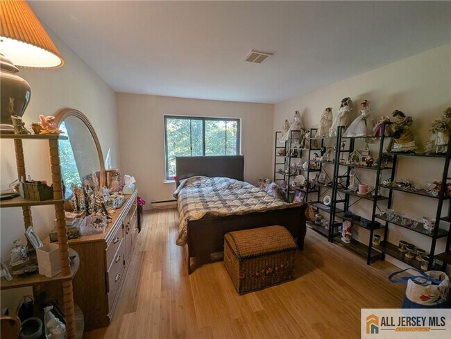 Building Photo - 277 Cross Dr