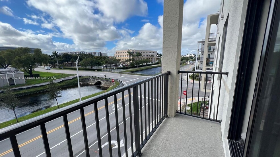 Balcony - 8167 NW 41st St