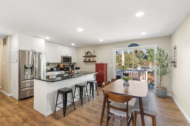 Building Photo - 3040 Garland Terrace
