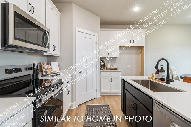 Building Photo - 3212 NE Fawn Ln