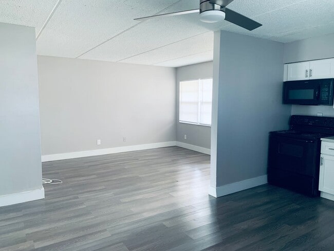 Building Photo - Armature Park- 2/1A-RH
